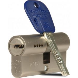 3 cerraduras Mul-T-Lock que debes incluir en tus puertas principales